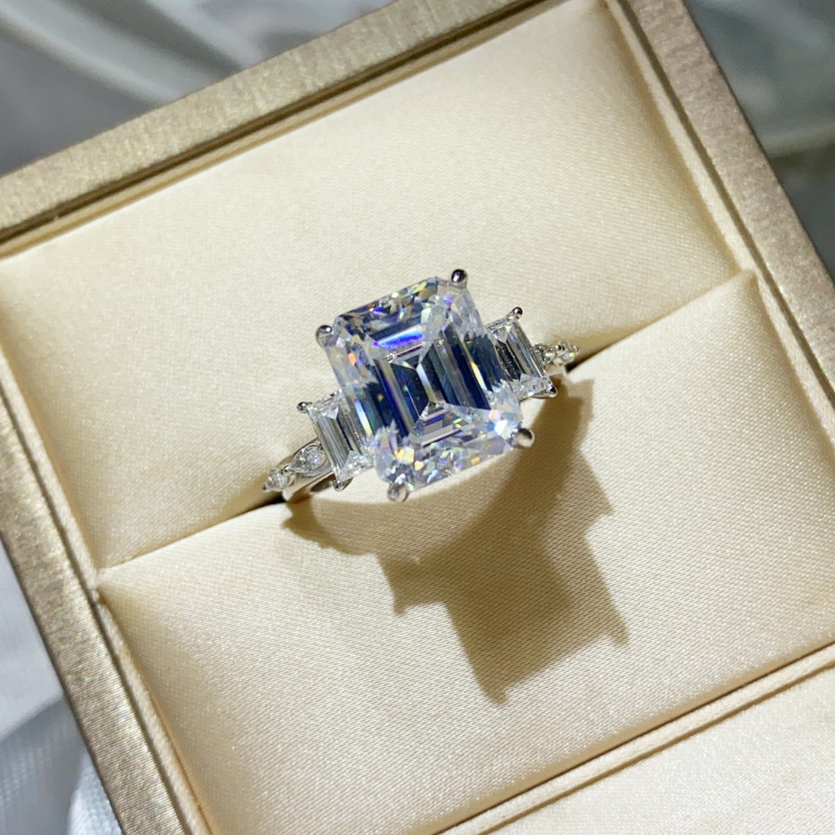 2cbfbeaf-e3c3-47a2-96e4-f6243cd73753-Max