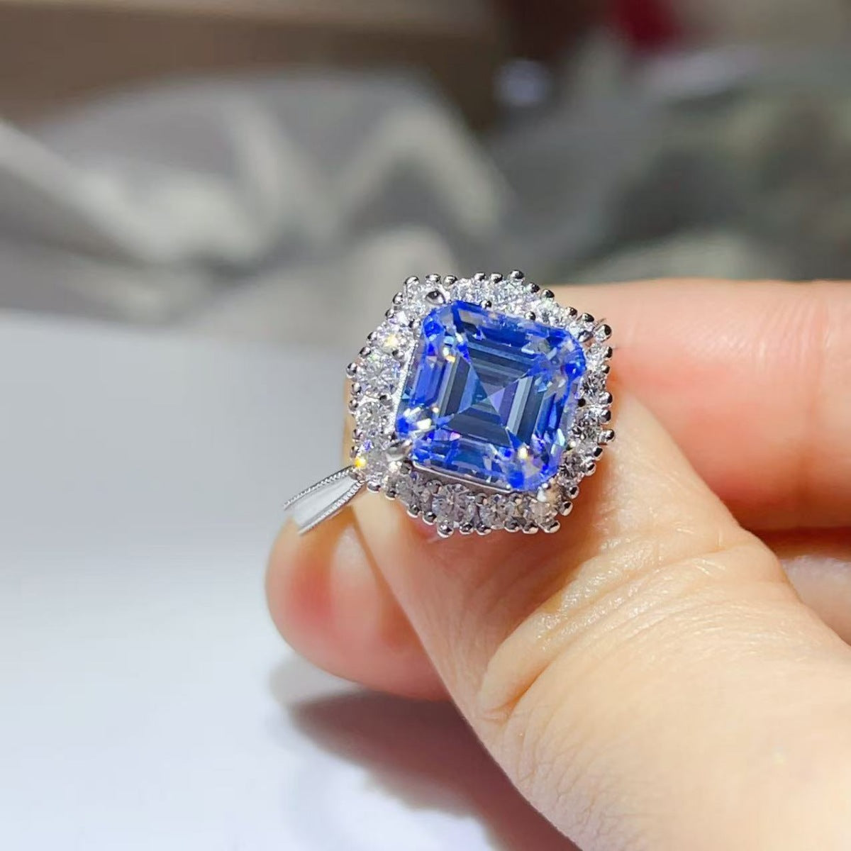 e704540f-8824-47bb-8271-27a09ad4464e-Max